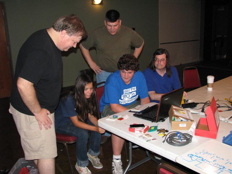 http://www.fincher.org/images/2011-08-22-2130-Arduino1.jpg http://www.fincher.org/images/2011-08-22-2130-Arduino1.jpg