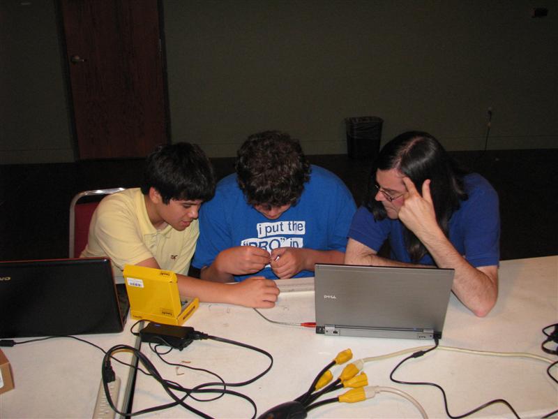 http://www.fincher.org/images/2011-08-22-2130-Arduino1__6_.jpg http://www.fincher.org/images/2011-08-22-2130-Arduino1__6_.jpg