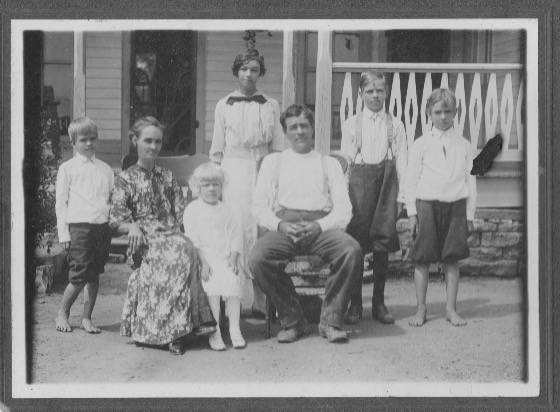 1912-00-00-PSFincherFamilyOriginal.jpg