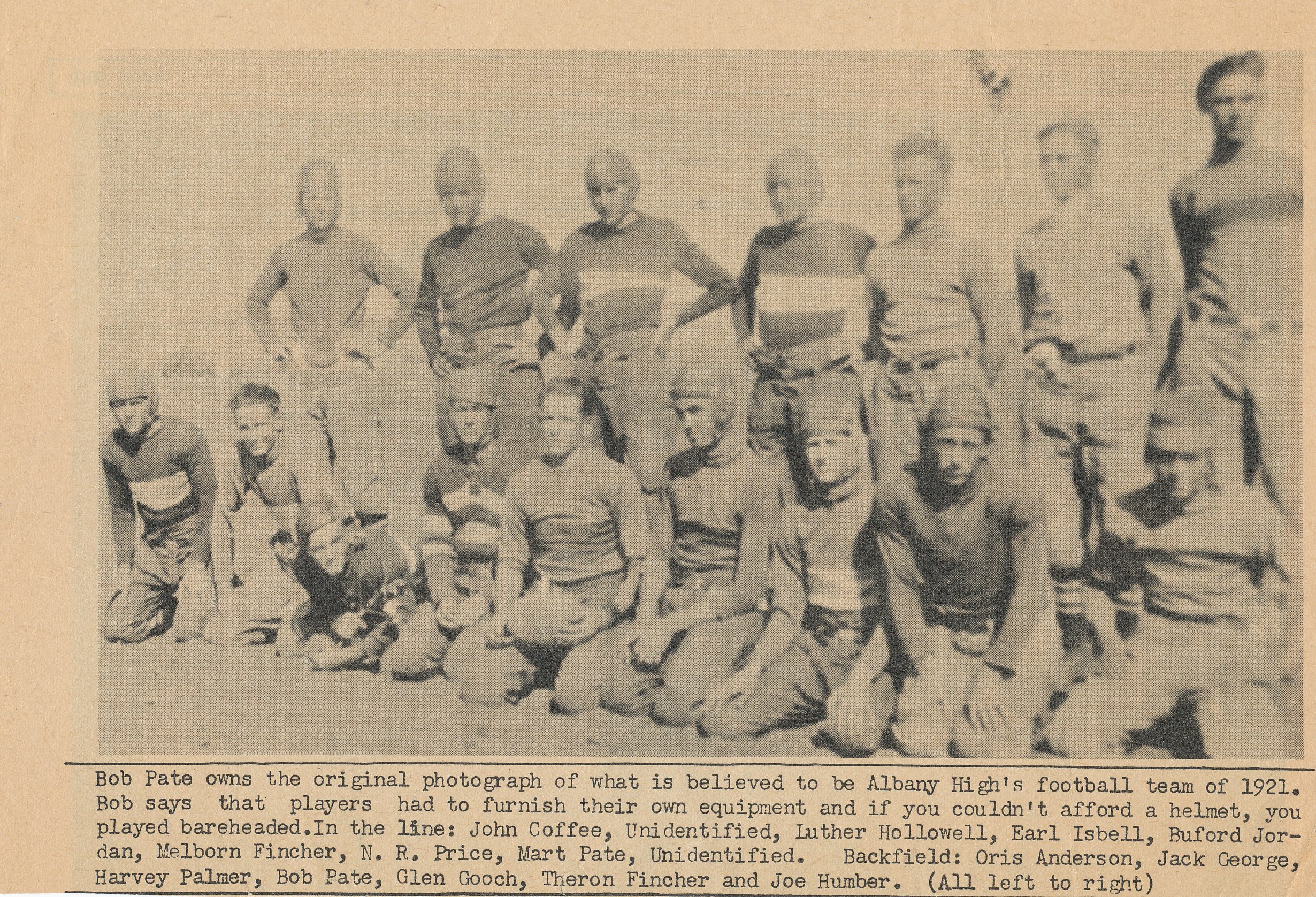 1921-00-00-TheronFincherIFootballTeam.jpg