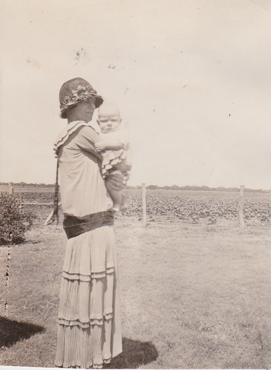 1925-00-00-LurlineAndLynetter.jpg 1925-00-00-LurlineAndLynetter.jpg